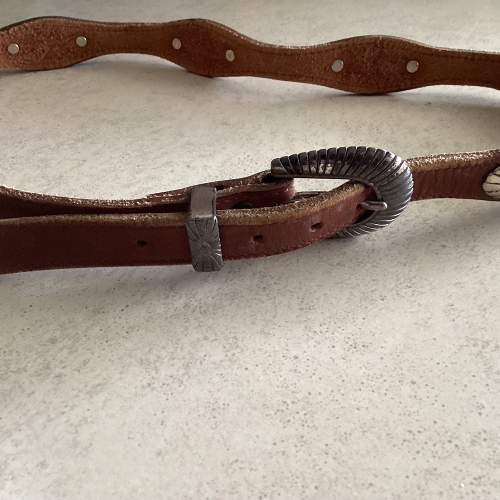 32 Vintage Justin leather conch belt..great price!!